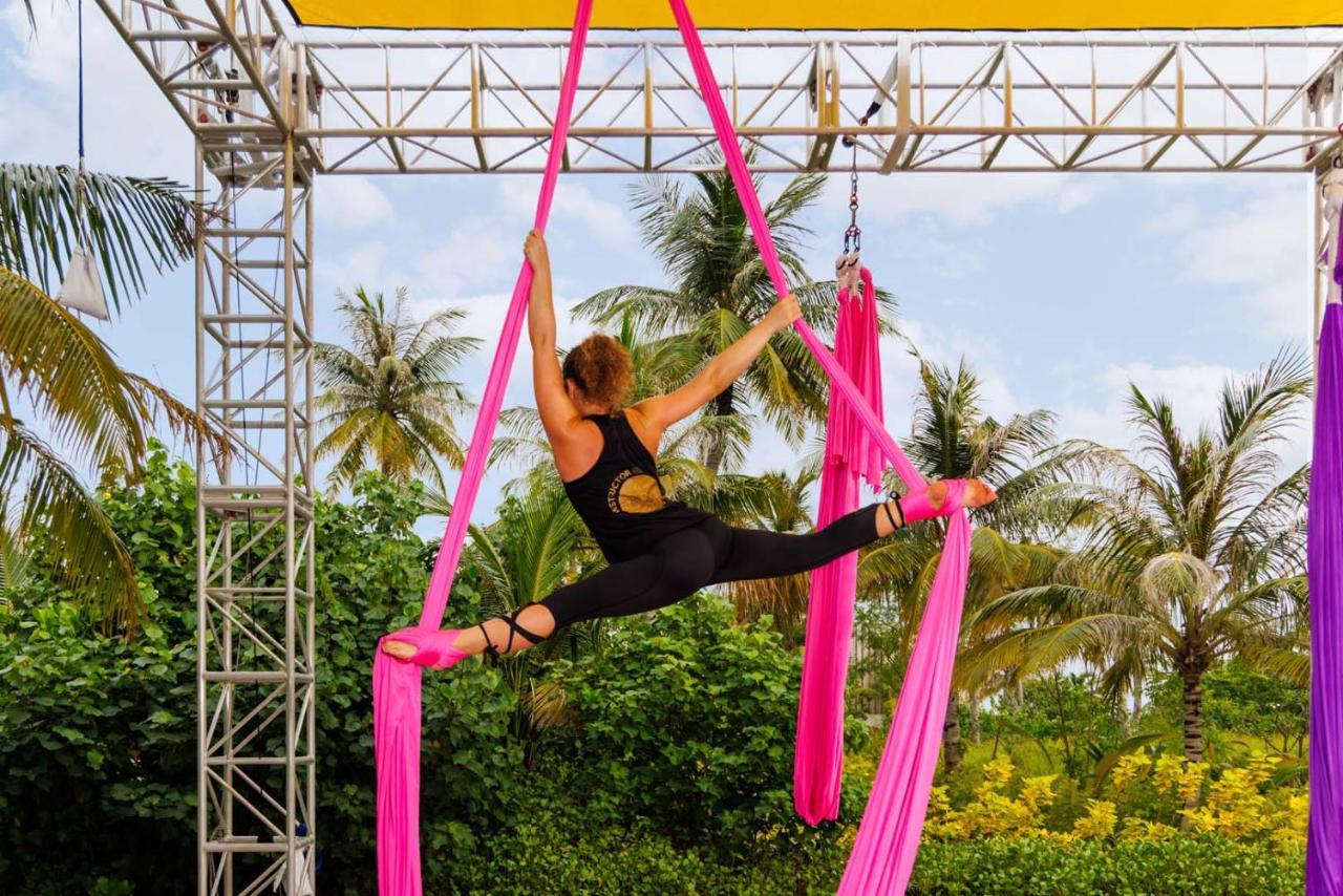 马尔代夫硬石酒店 Emboodhoo Lagoon 外观 照片 Aerial silks