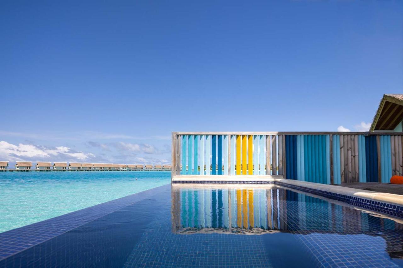 马尔代夫硬石酒店 Emboodhoo Lagoon 外观 照片 The swimming pool at the resort