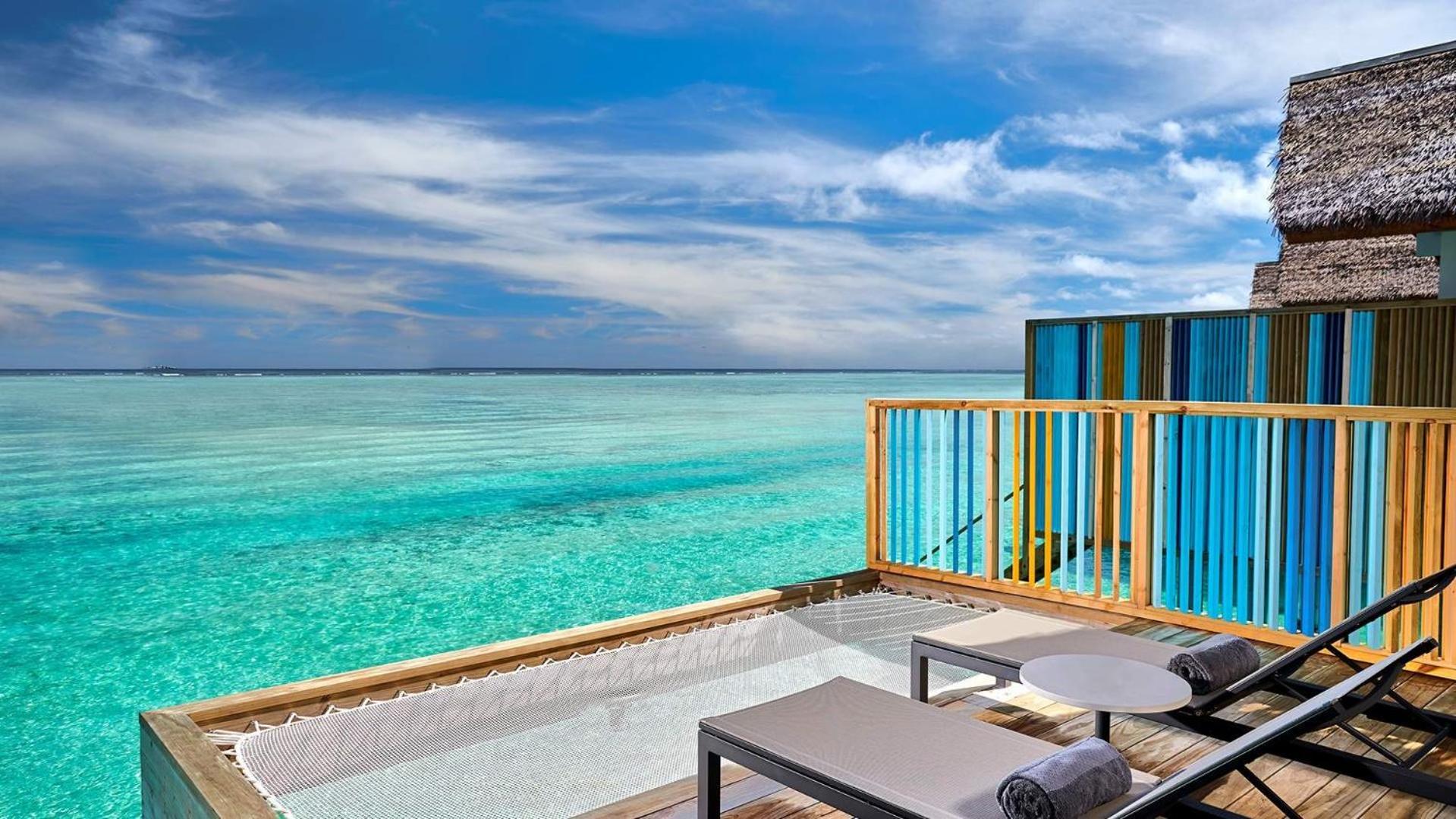 马尔代夫硬石酒店 Emboodhoo Lagoon 外观 照片 The view from a pool villa at the resort